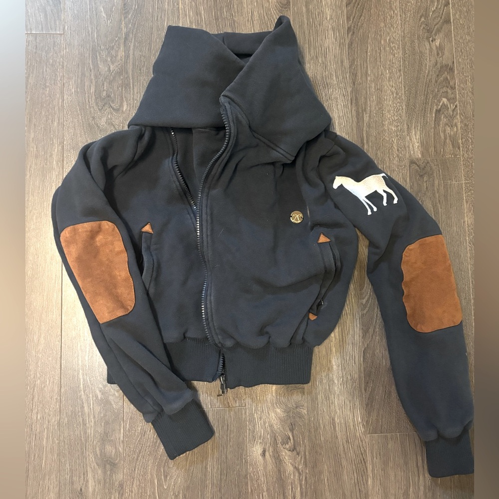 Spiced equestrian sweater